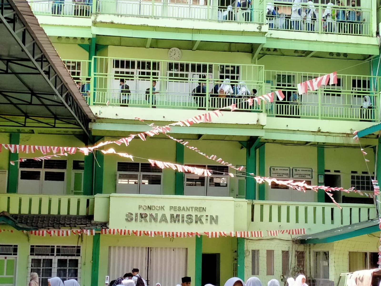 Gh Sirnamiskin 万隆 外观 照片